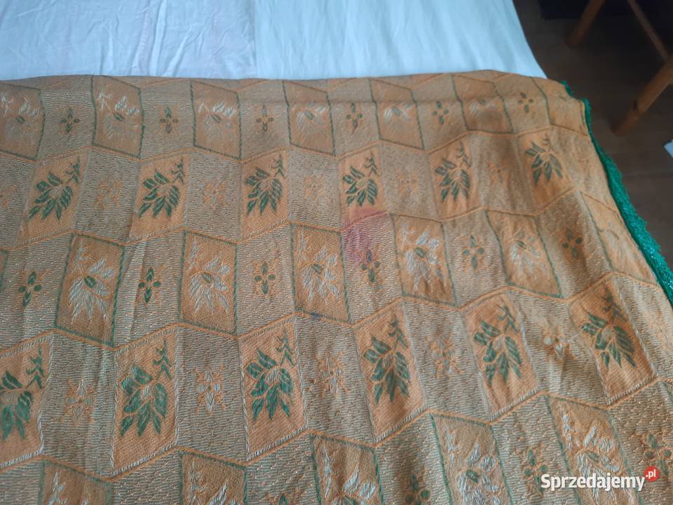 Narzuta z lat PRLu 174144 rękodzieło Morąg
