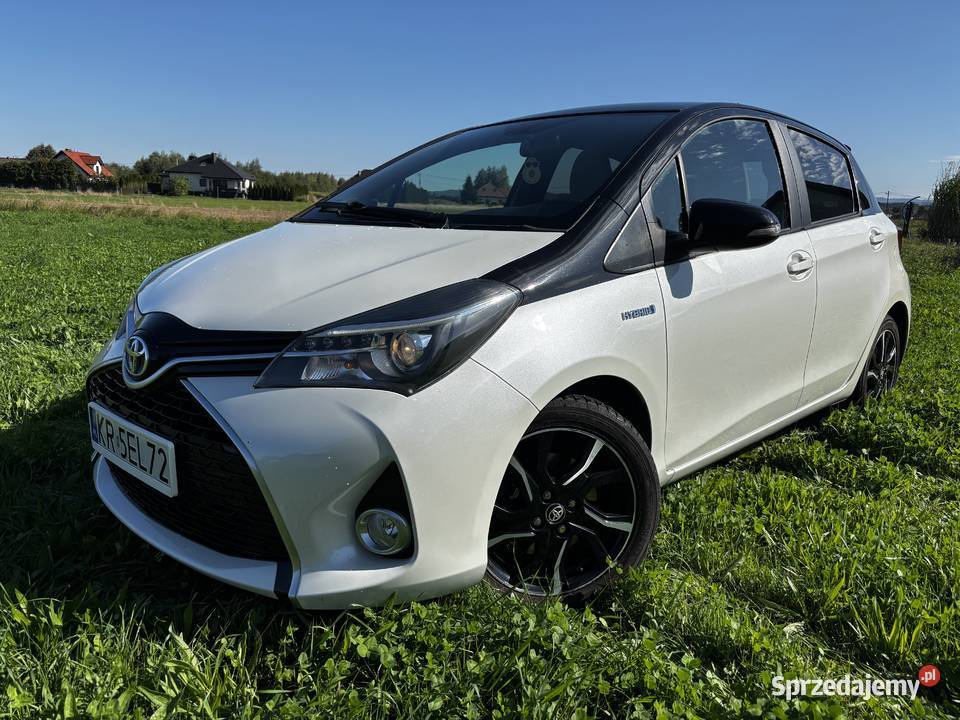 Yaris 2017 98000 Hybrid Rok produkcji 2016 Samochody osobowe Gdów sprzedam