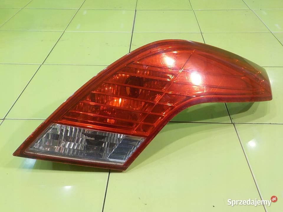 FORD FOCUS MK2 20 B 11r CC CABRIO 2D lampa prawa