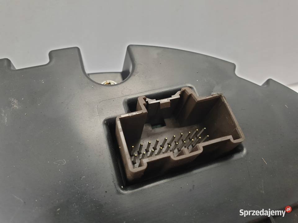 Dodge Challenger 15 36 LICZNIK ZEGARY Rudka