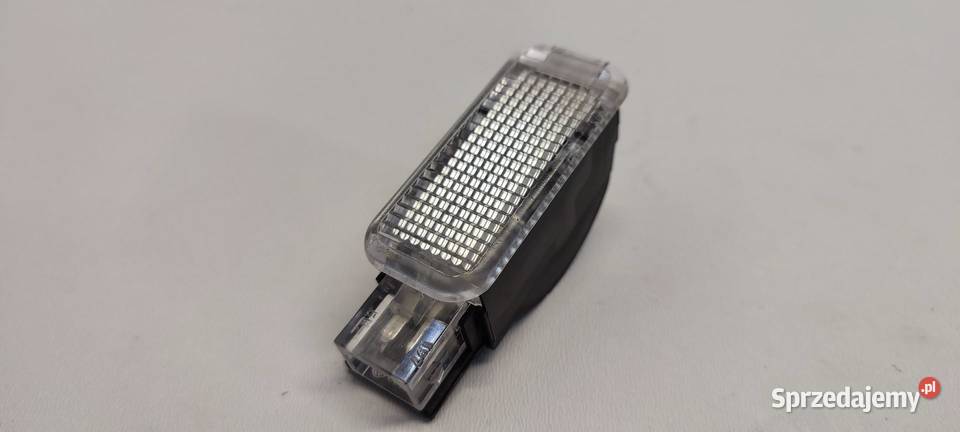 AUDI Q3 8U LAMPKA KABINY 3B0947415B sprzedam