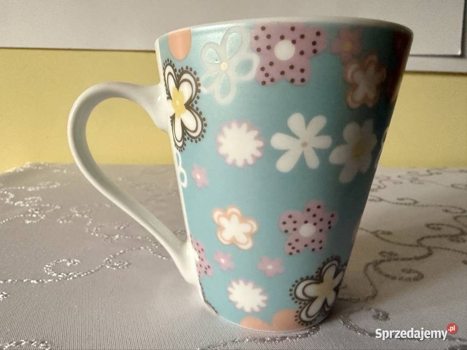 Kubek porcelanowy z kwiatami 250 ml Elegancki wielokolorowy Czerwionka-Leszczyny