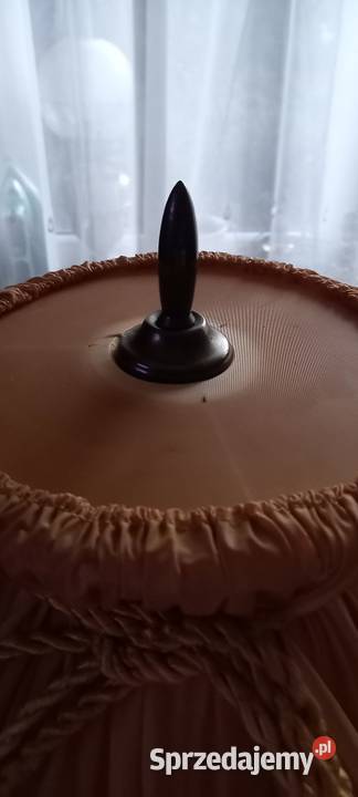 Romantyczna mosiężna lampa z abażurem