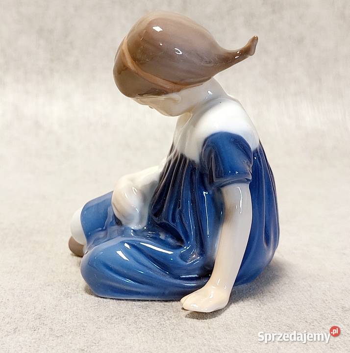 Figurka Royal Copenhagen 15 Dziewczynka z lalką Koszalin