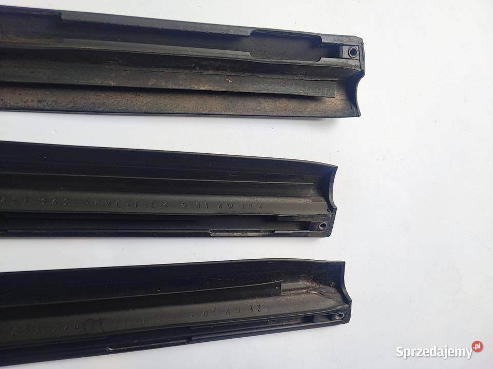 Listwa dolna drzwi Audi A3 8L 4 drzwi listwa Lipno