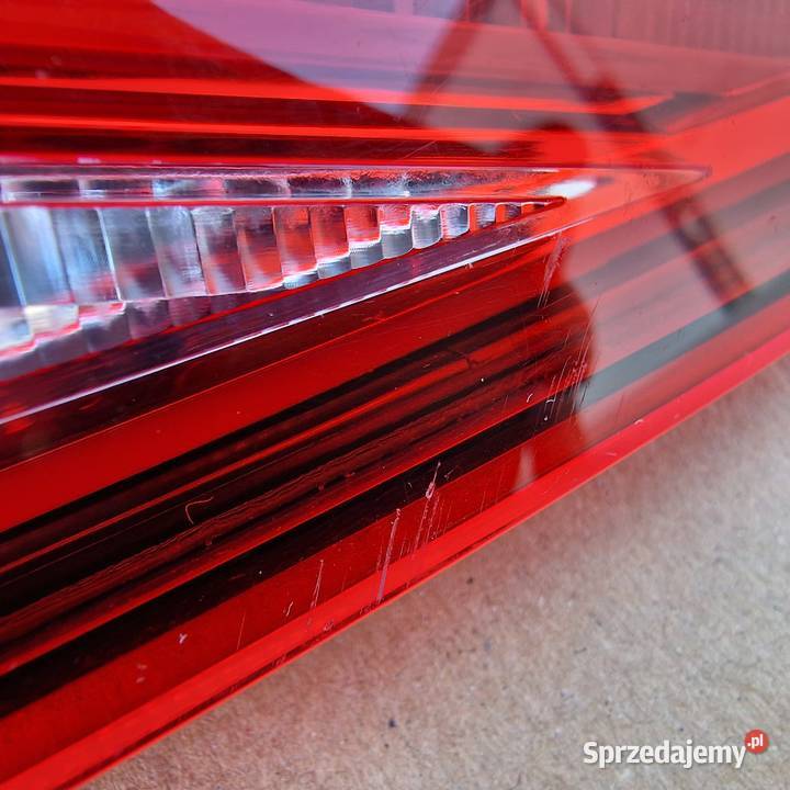 VW PASSAT B8 KOMBI LAMPA LEWA W KLAPĘ 3G9945093E osobowe Bieleń