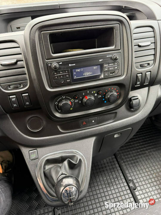 Opel Vivaro 16 120 9 osobowy klima Nawiewy II elektrycznie ustawiane fotele Łodygowice