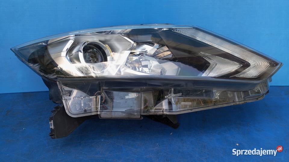 LAMPA PRAWY PRZÓD REFLEKTOR EU LED 10018015 Nowy Tomyśl