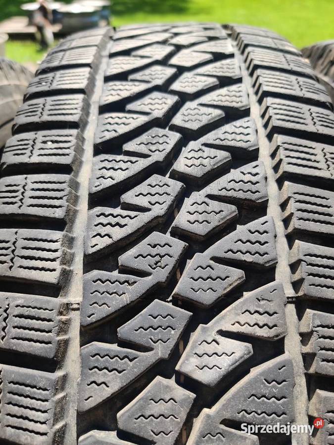 Opony zimowe Bridgestone blizzak w810 2157516c Samochodowe Skawica sprzedam