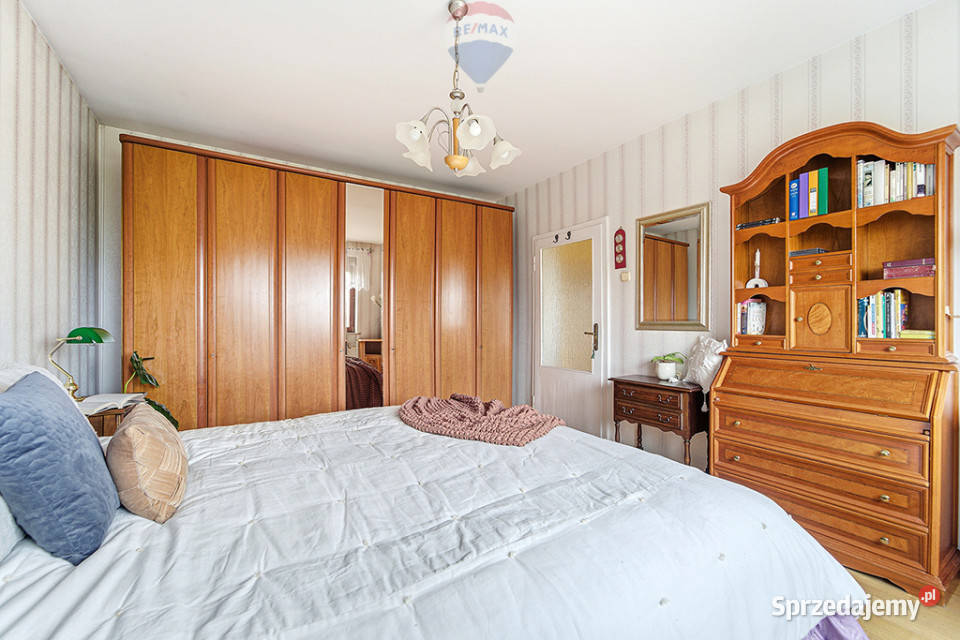 Rodzinny dom z ogrodem i stawem