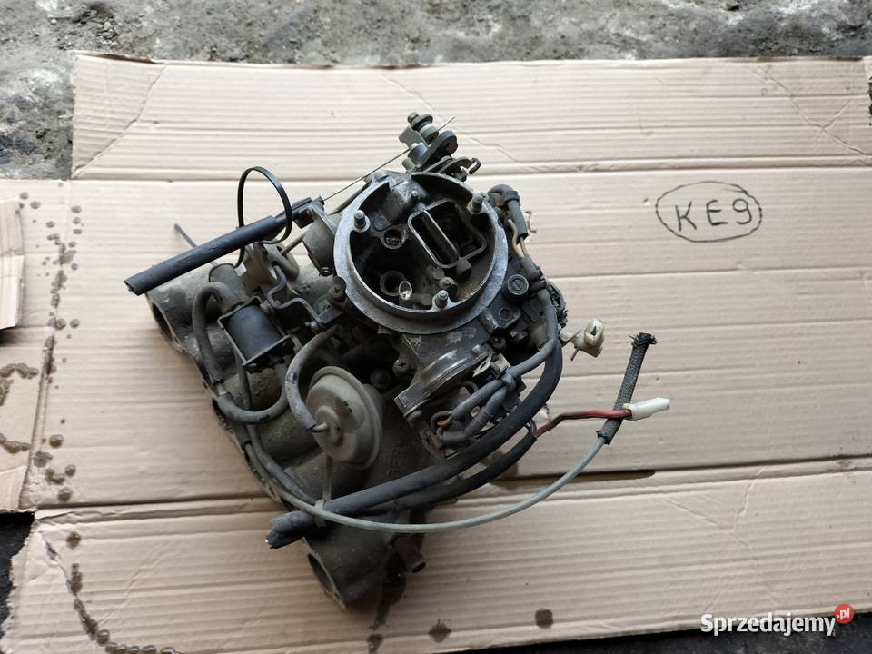 Audi 80B3 B3 18 B GAŹNIK KOLEKTOR SSĄCY osobowe Kamień-Kolonia