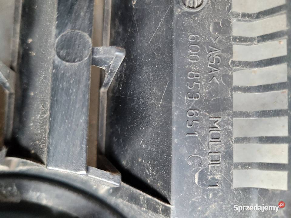 Grill vw polo 6q0853651 Ciechocinek