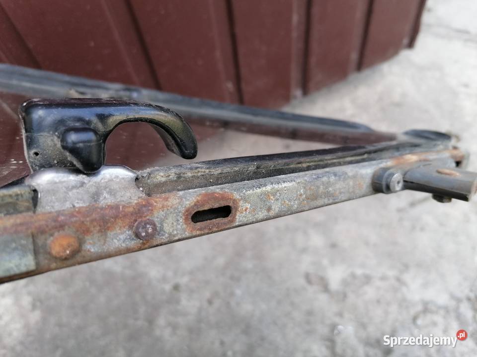 Szyba trójkątna lewa fletnerka Fiat 126p Boczne (drzwi)