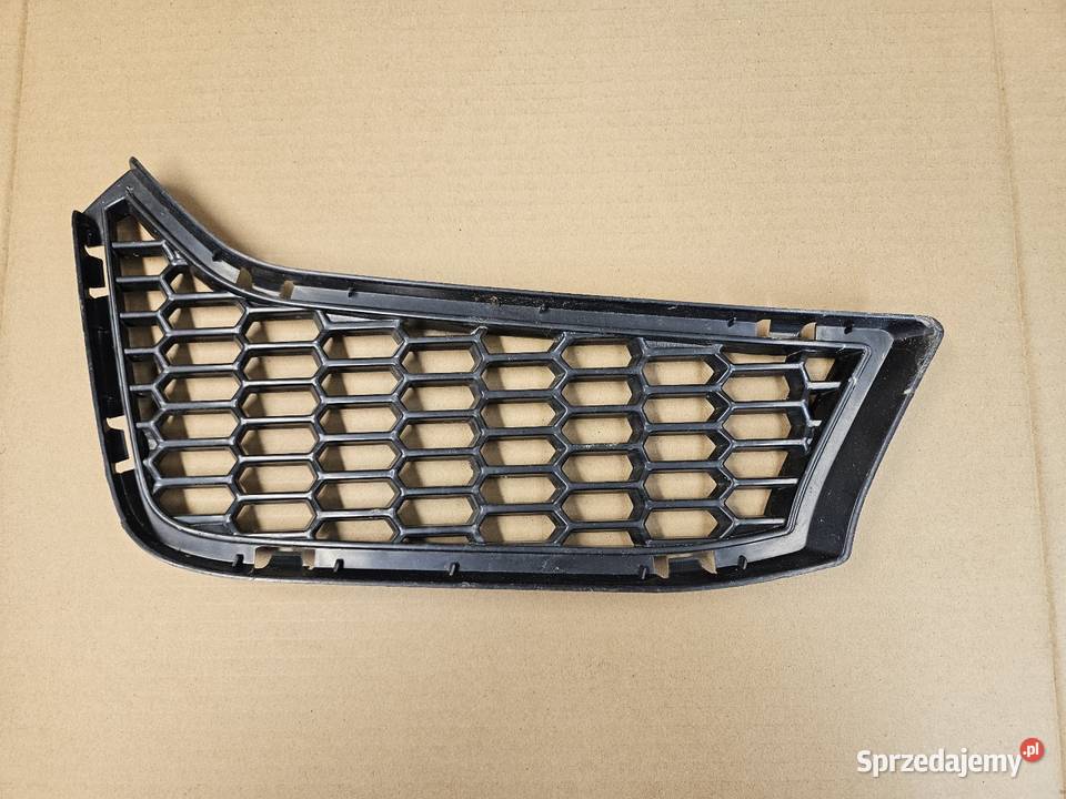 BMW M3 F80 M4 F82 KRATKA PRAWA ZDERZAKA PRZÓD wielkopolskie