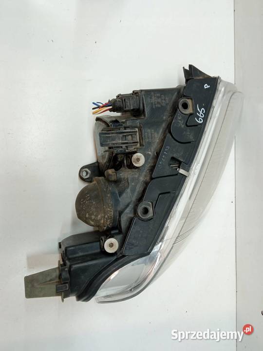 LAMPA PRZÓD PRAWA LIFT FL VW Volkswagen Passat V sprzedam