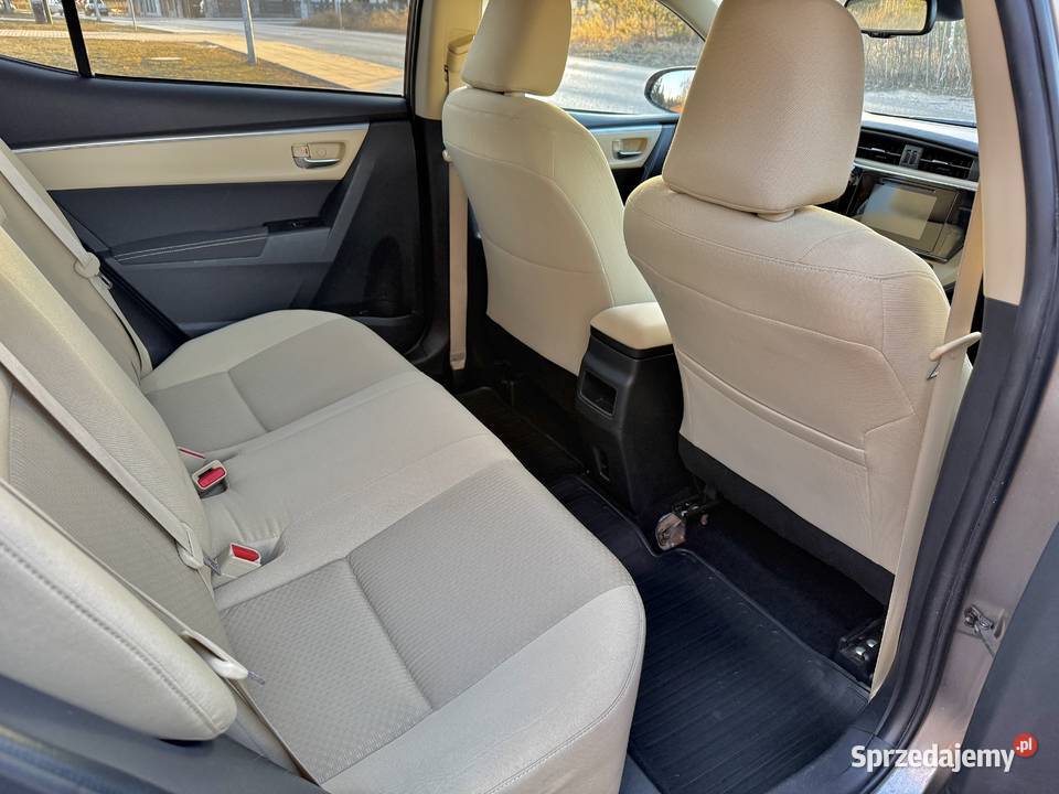Toyota Corolla 16 benzyna salon jasne wnętrze Radzymin