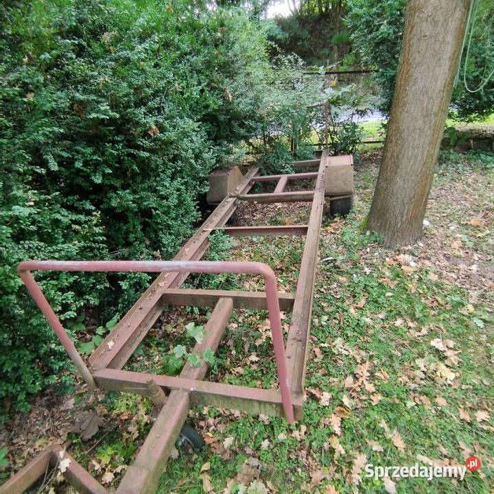 Przyczepa sadownicza na 3 skrzyniopalety nieuszkodzony Gierlachów