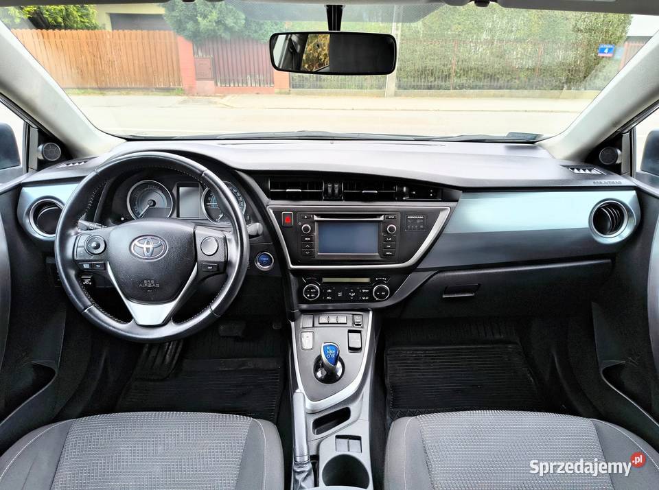 Toyota Auris II 18 Hybrid z LPG 15100 Zadbane i Rok produkcji 2014 Warszawa sprzedam