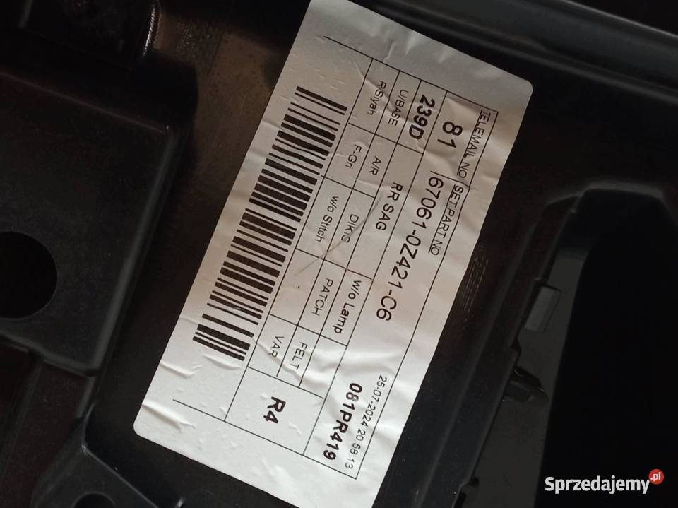 TAPICERKA BOCZEK PRAWY TYŁ SEDAN Toyota Corolla osobowe