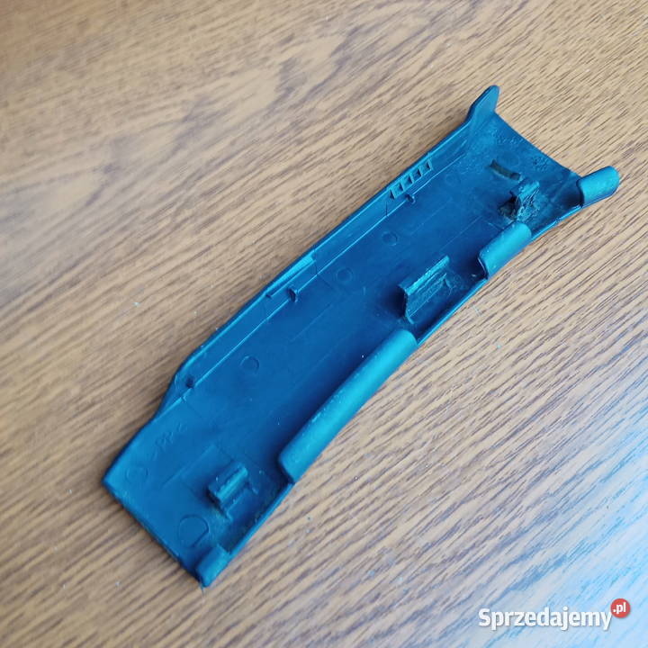 Audi A4 B5 Osłona zawiasu klapy bagażnika osobowe Karoseria Dębica sprzedam