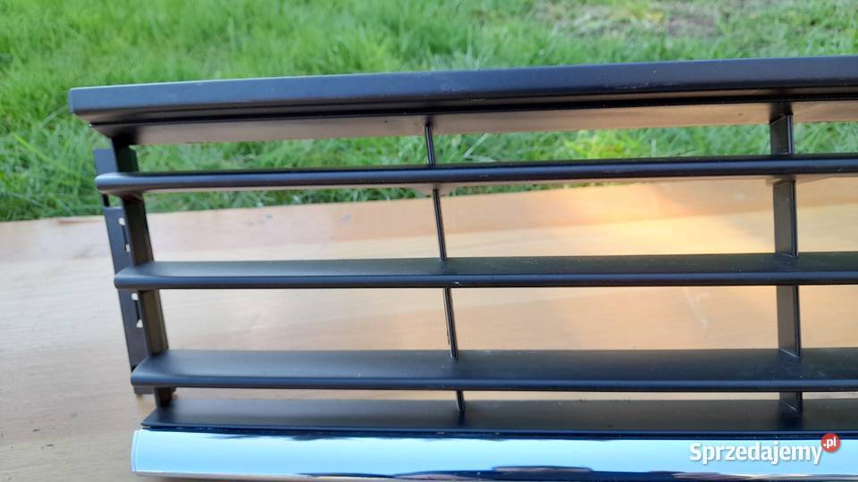 VW PASSAT B7 KRATKA ŚRODKOWA ZDERZAKA PRZEDNIEGO Goleniów