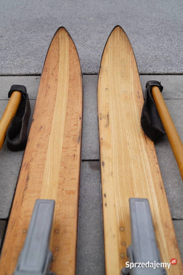 Stare narty drewniane 130 kijki w komplecie Pruchnik