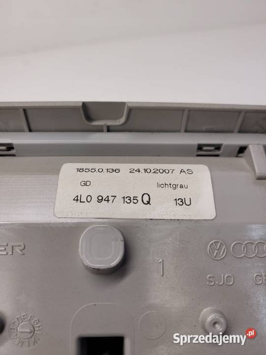 LAMPKA OŚWIETLENIE KABINY AUDI Q7 4L 4L0947135Q Przystajń