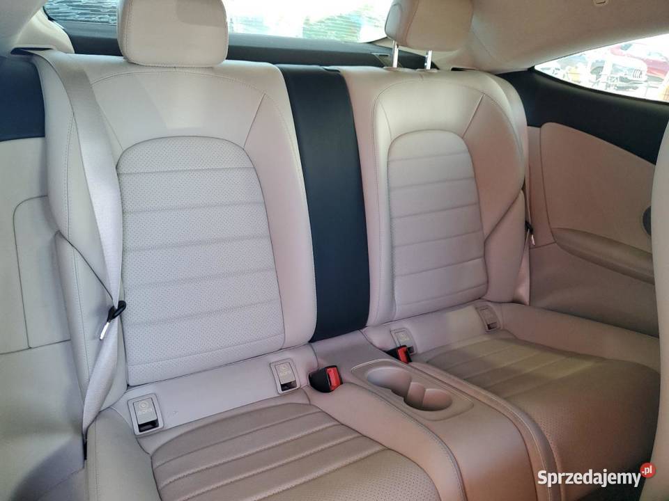 2016 MERCEDESBENZ C 300 4MATIC Częstochowa sprzedam