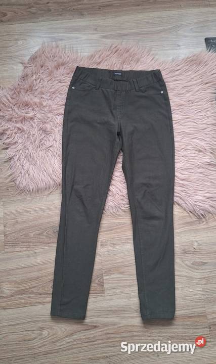 Świetne materiałowe spodnie oliwkowe khaki rurki Długie Kraków