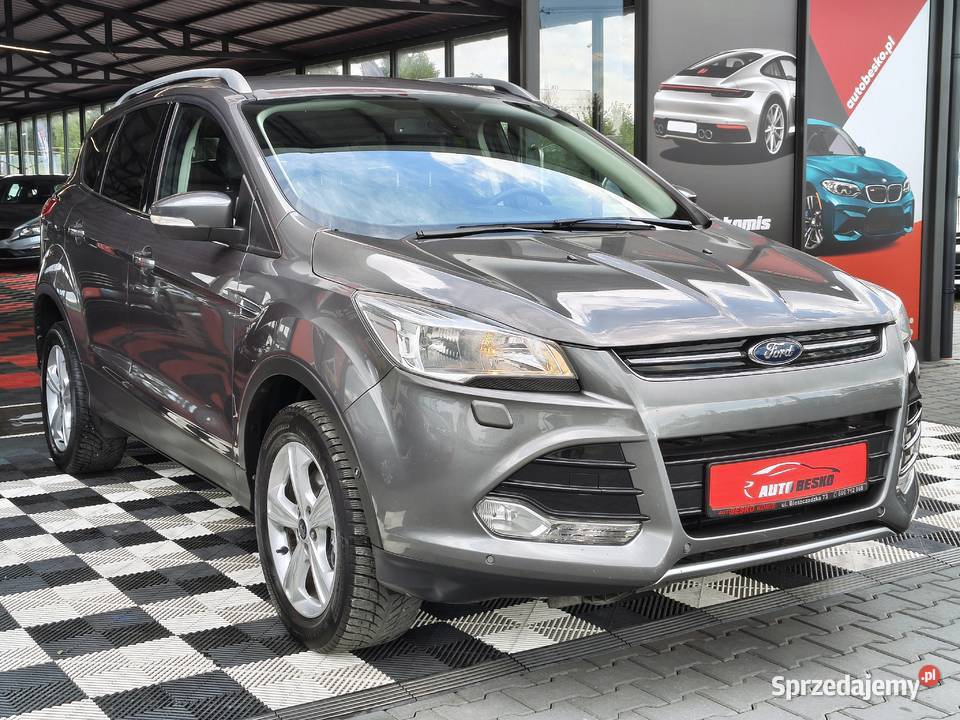 Ford Kuga Titanium Napęd 4x4 Bogate Wyposażenie aluminiowe felgi sprzedam