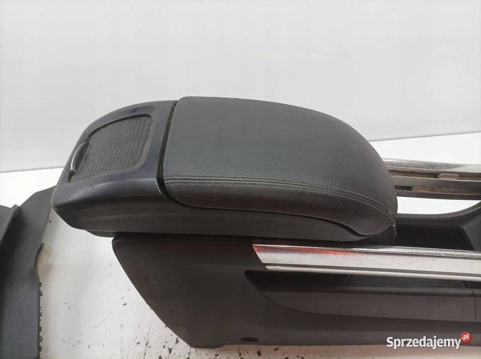 TUNEL ŚRODKOWY PODŁOKIETNIK C Opel Zafira III Podłokietniki świętokrzyskie