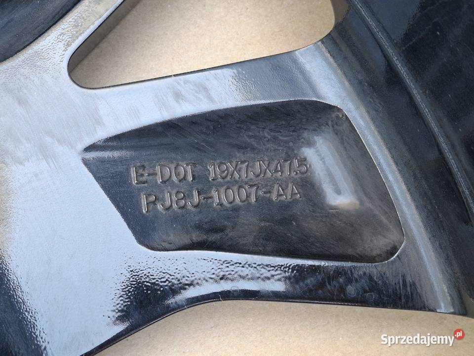 FORD MUSTANG MACHE FELGA ALUFELGA 19 7J ET475