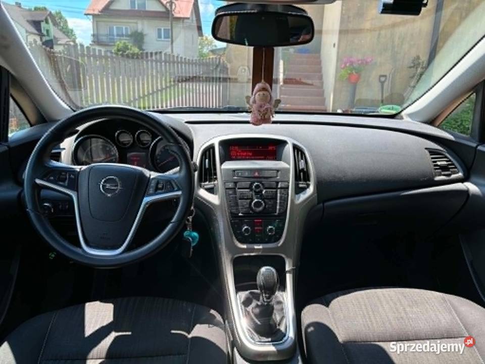 Opel Astra J 14 Turbo 140 LPG Bezwypadkowy 1 Rok produkcji 2010 sprzedam