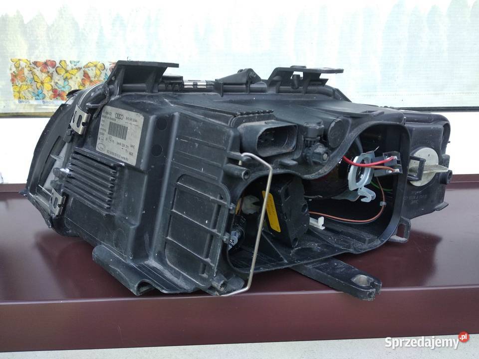 Audi A4 B6 Cabrio lampa przednia prawa reflektor Sieradz
