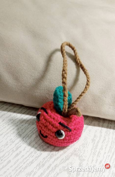 Jabłuszko wykonane na szydełku brelok Łask