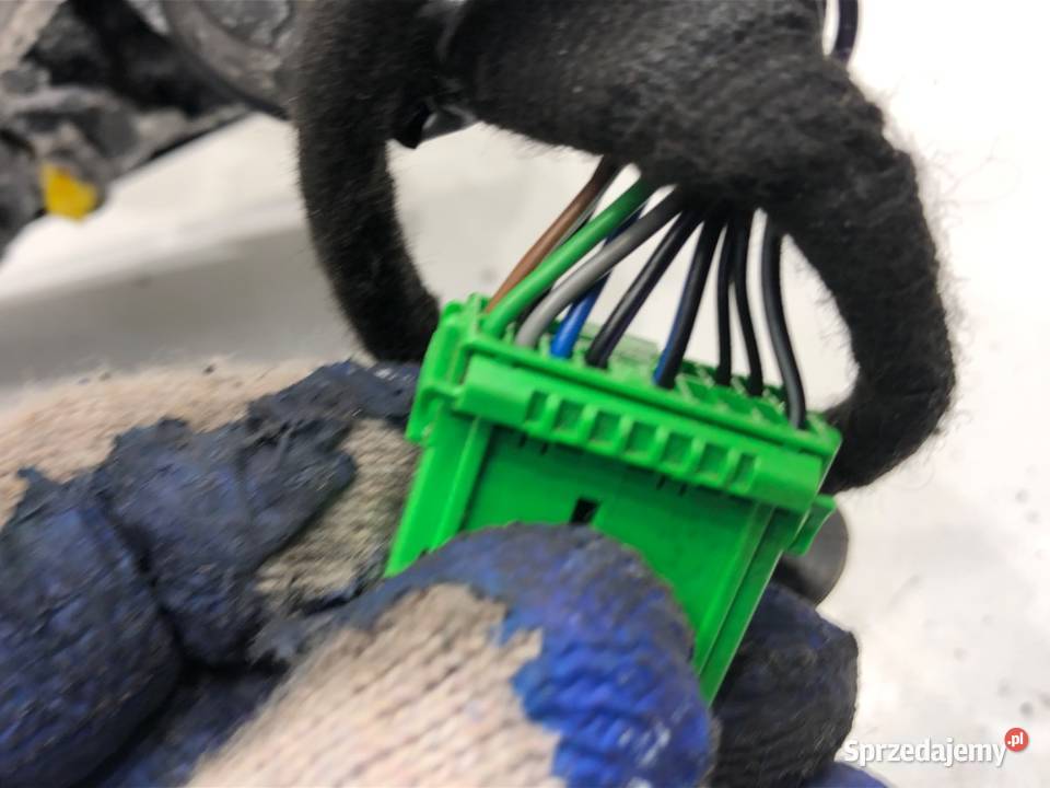 LUSTERKO LEWY VOLVO V40 Hatchback 45246