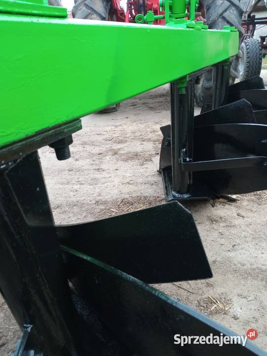 Pług 3 skibowy Bomet Kobylin-Borzymy