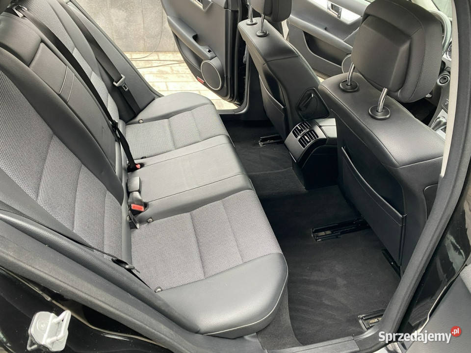 Mercedes C 200 zadbana 100 oryginalny przebieg czujnik parkowania Poznań