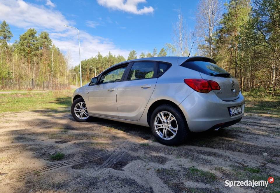 Opel Astra 2010 r Sprowadzony zarejestrowany 1956cm3 sprzedam