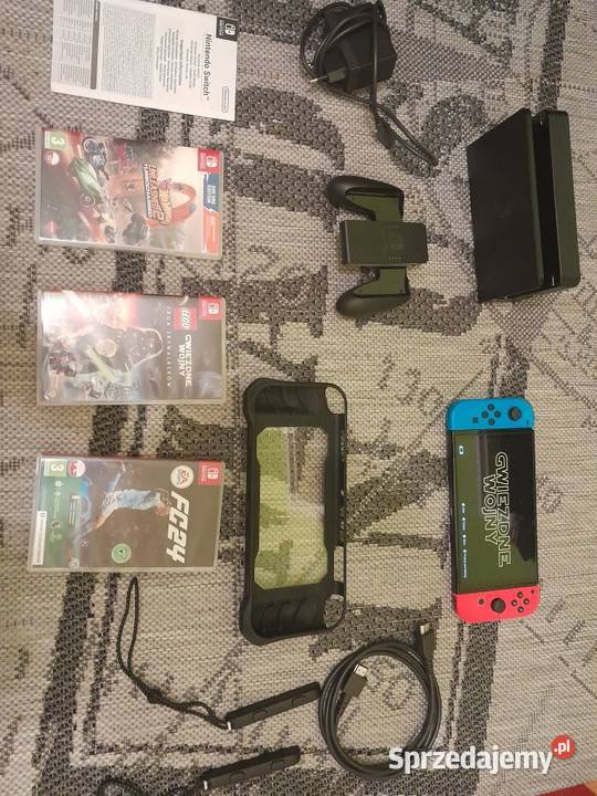 Konsola Nintendo swith OLED z akcesoriami i mazowieckie Kuczbork-Osada