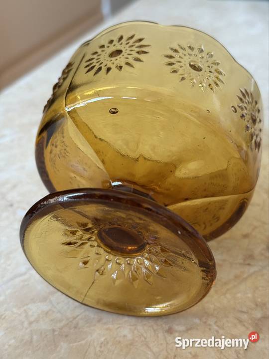 Pucharek stokrotki z Ząbkowic Antyki, Sztuka, Kolekcje podkarpackie Mielec