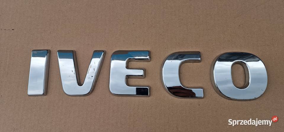 IVECO DAILY EMBLEMAT LOGO LITERY NA MASKĘ Emblematy Bieleń