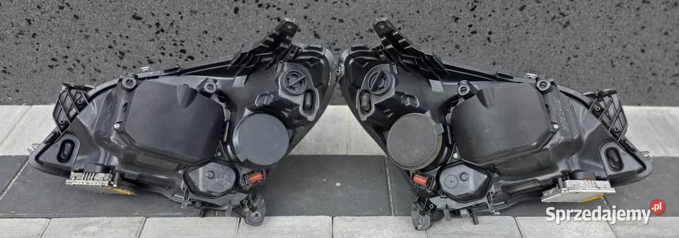Reflektory Opel Astra H bi xenon skrętny Kielcza