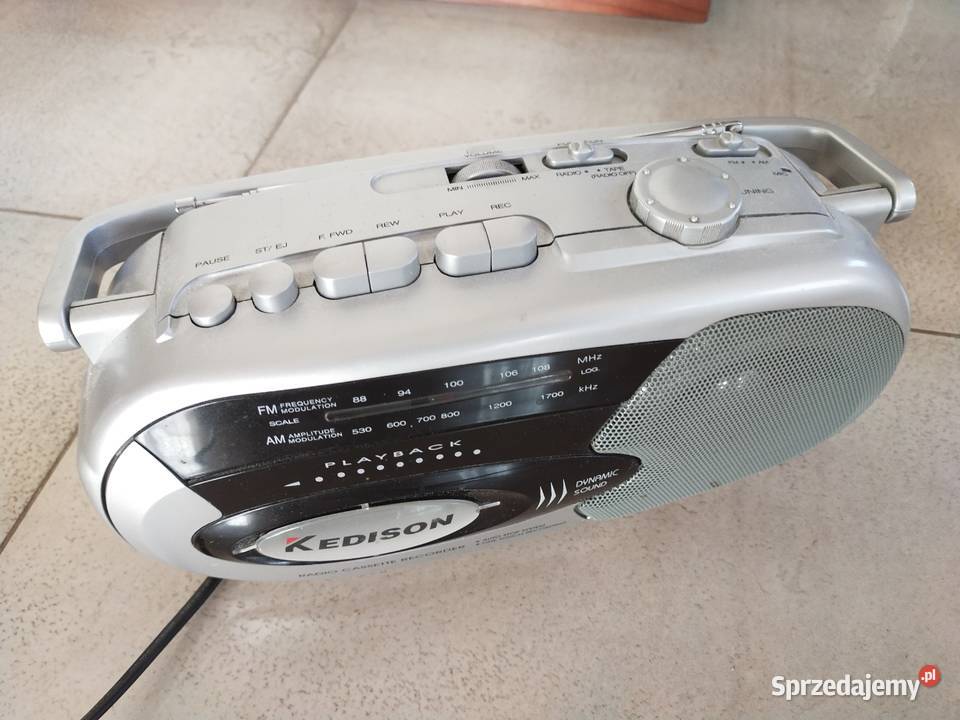Radio przenośne z magnetofonem na kasety