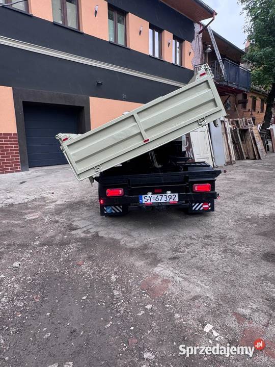 Toyota dyna 150 wywrotka ładowność 2 tony