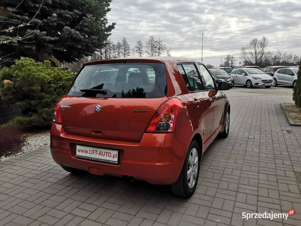 Suzuki Swift 1328 16v 92 Klimatyzacja Alu Felgi bordowy Swift dolnośląskie Strzegom