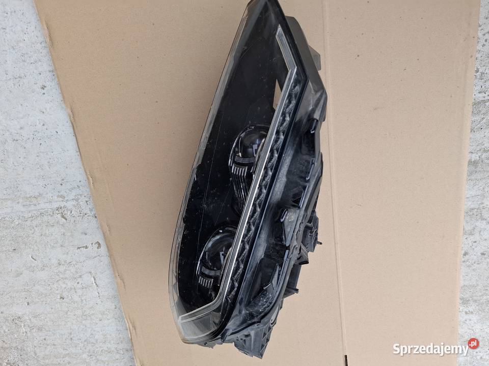 Przedni prawy reflektor led do Passata B8 Stężyca