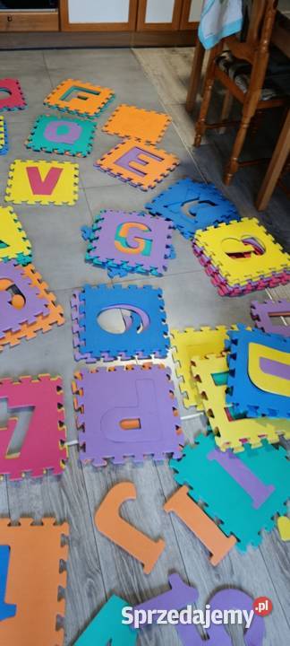 piankowa mata edukacyjna z puzzlami litery i Puzzle Poznań