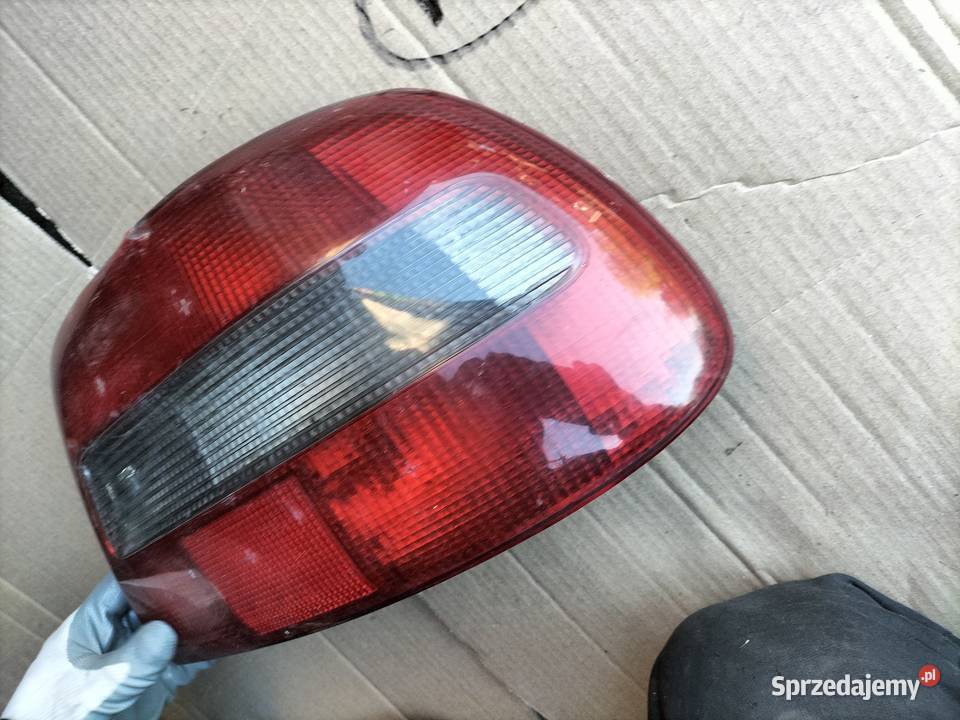 Volvo S40 LAMPA PRAWY TYŁ PRAWA TYLNA WKŁAD Liczniki i zegary Kamień-Kolonia sprzedam
