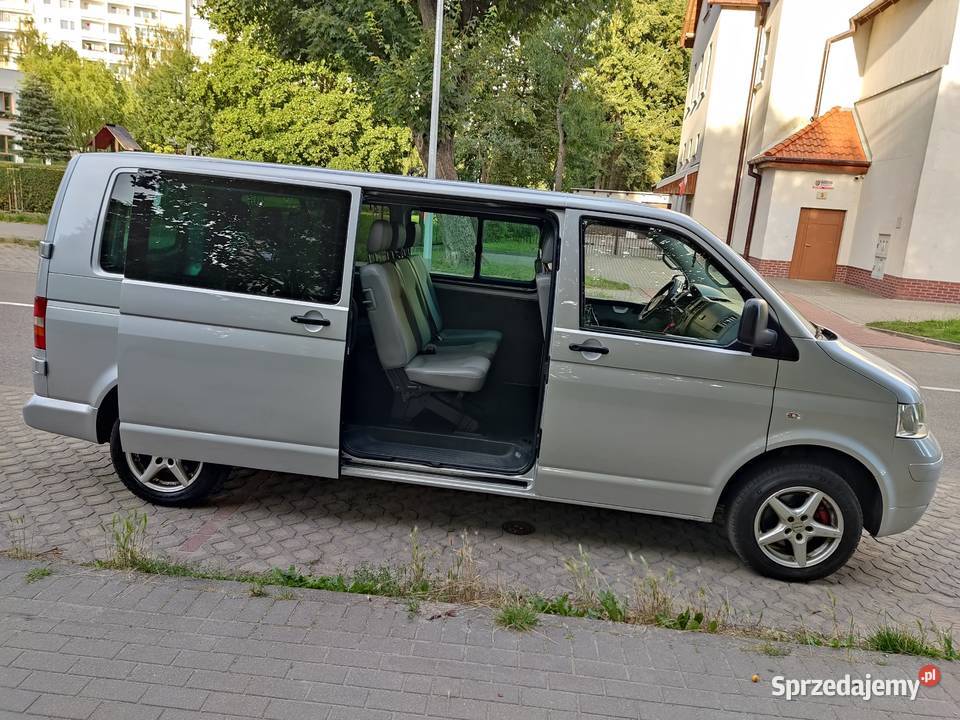 VW T5 CARAVELLA 9osób r2009 p19tdi skrz manual Caravelle Elbląg